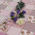Asztalközép terítő - rózsaszín folton folt