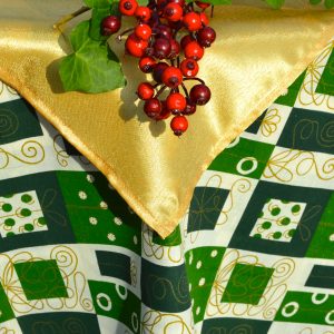 Karácsonyi asztalterítő zöld - csomag mintás terítő