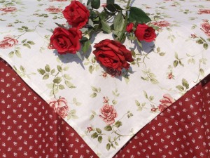 Asztalterítő - "Adél rózsája" bordóval