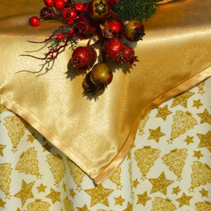 Karácsonyi asztalterítő krém - csillagos arany fenyős