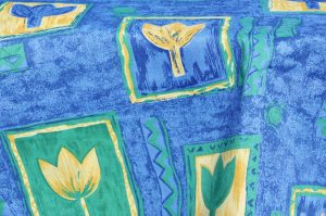 Kék tulipános terítő - kék alapon mintás