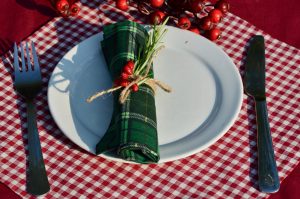 Zöld kockás textil szalvéta bordó kockás alapon