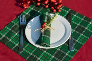 Kockás textil szalvéta bordóval