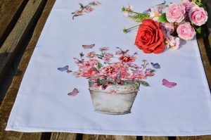 Asztali futó - kaspó virágokkal (110x40cm)