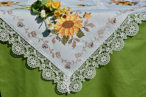 Napraforgós terítő - zöld alapon
