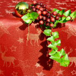 Karácsonyi abrosz piros - arany lurex szarvasos