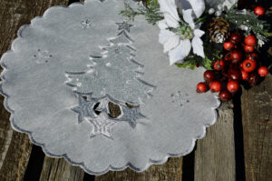 Szürke karácsonyi terítők - szürke ezüst kombináció