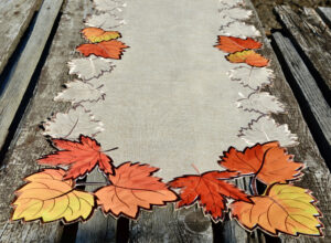 Őszi leveles futó terítő - juharfás mintával 110x40 cm