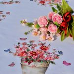 Asztalközép terítő - kaspó virágokkal (85x85cm)