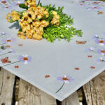 Pillangós asztalközép - virágos terítő (85x85cm)
